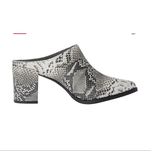 🔥 Matisse Aria snakeskin mule - Picture 2 of 4
